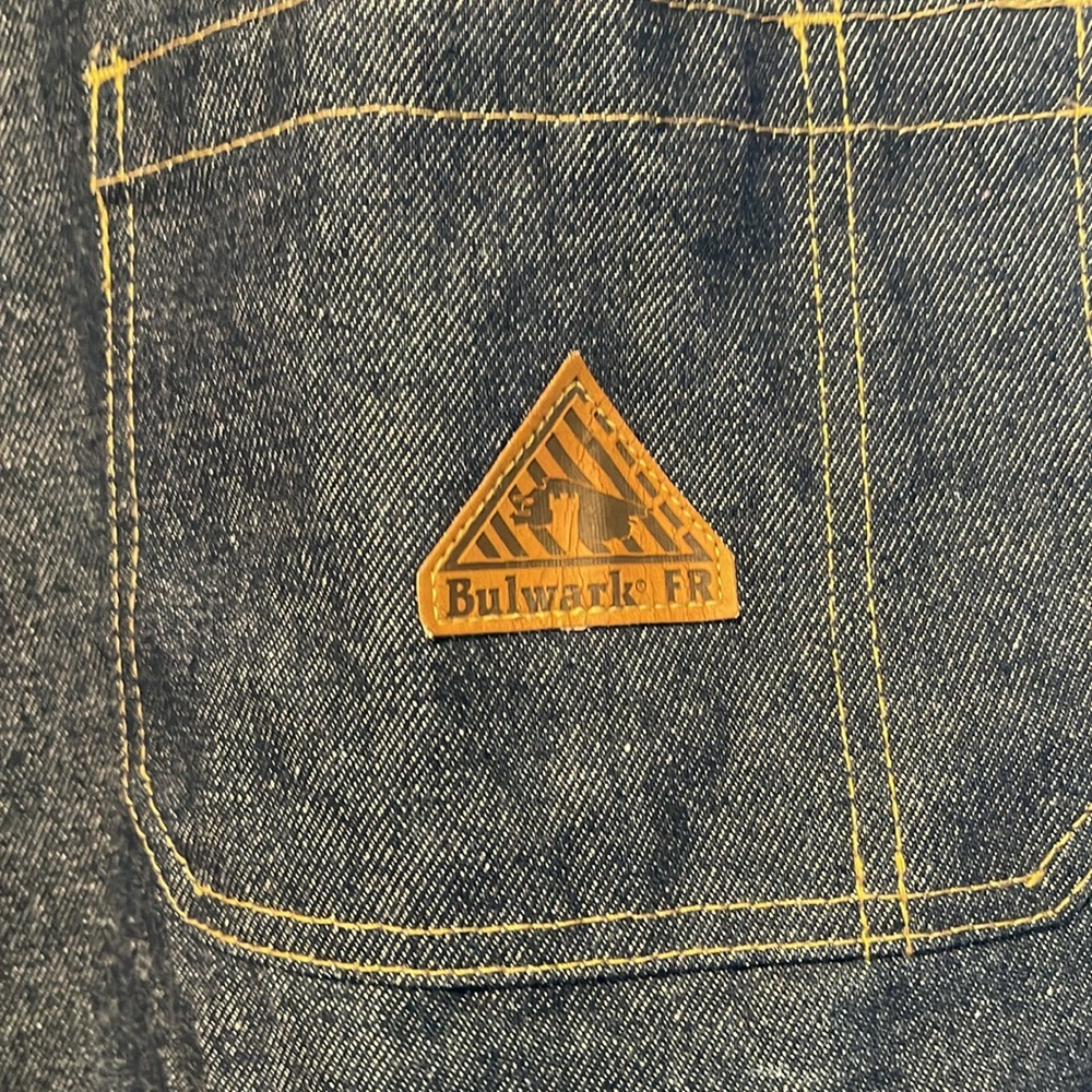 Bulwark Men’s Flame Resistant Heavyweight Denim Bib Overalls - Picture 5 of 10